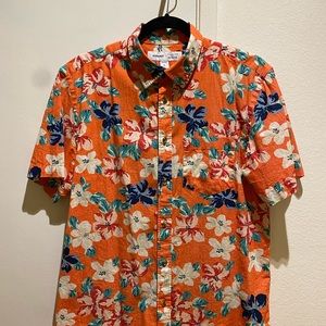 Short sleeve button up
